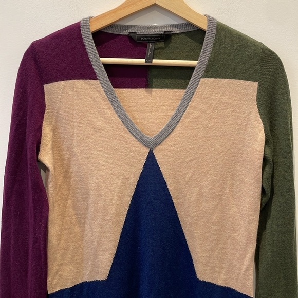 BCBG Maxazria merino wool geometric block color sweater pullover XXS v neck - Picture 3 of 11